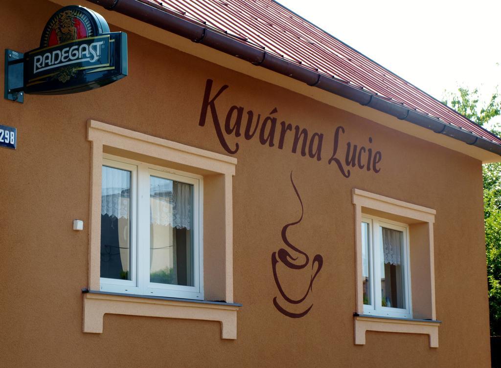 Kavarna Lucie S Ubytovanim Horni Terlicko Exterior photo